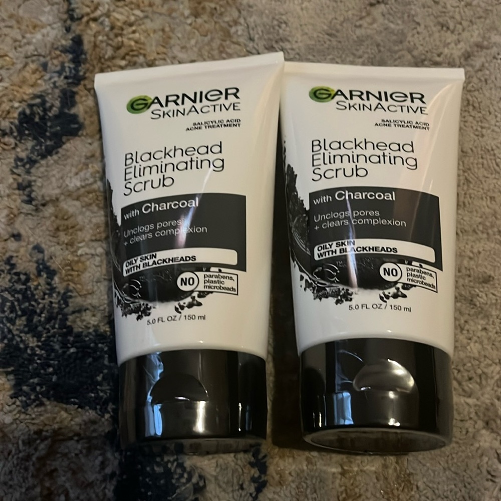NWT Garnier Skinactive Charcoal Face Scrub
